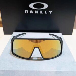 Oakley Prizm Sunglasses – Black/Gold Shield